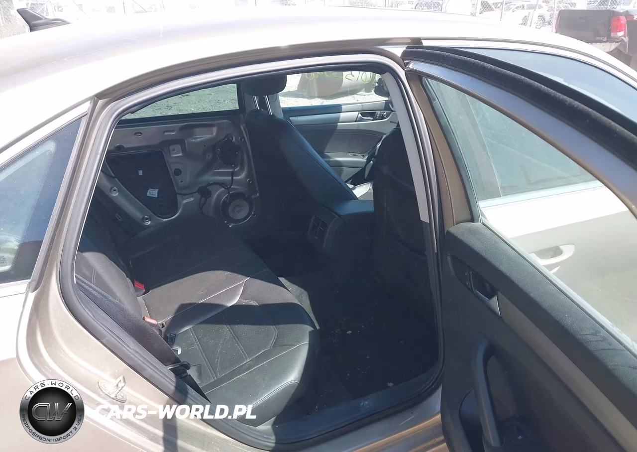 2015 Volkswagen Passat 2.0L Tdi Se VIN:1VWBV7A34FC070357 - 8