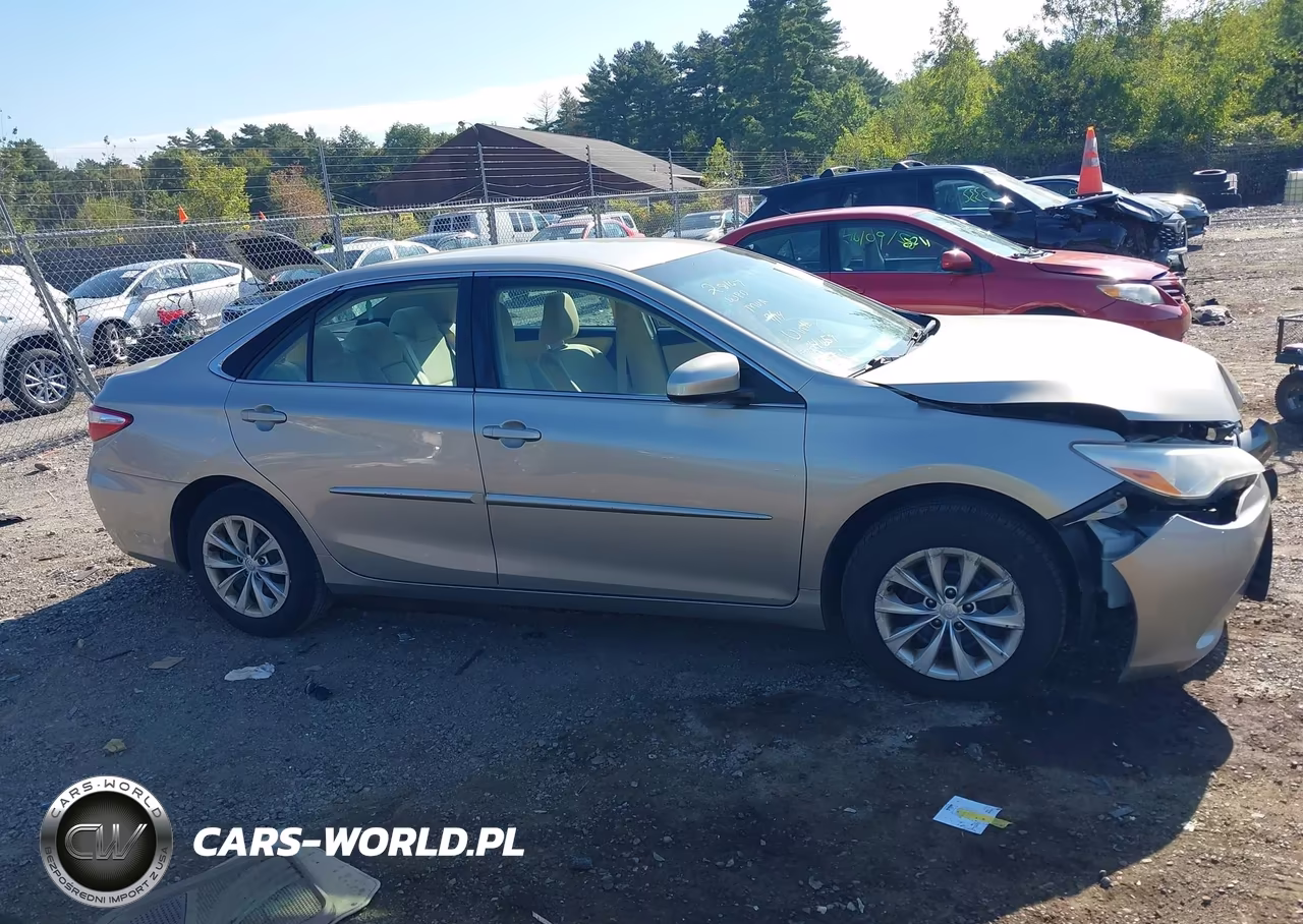 2016 Toyota Camry Le VIN:4T4BF1FK1GR584659 - 13