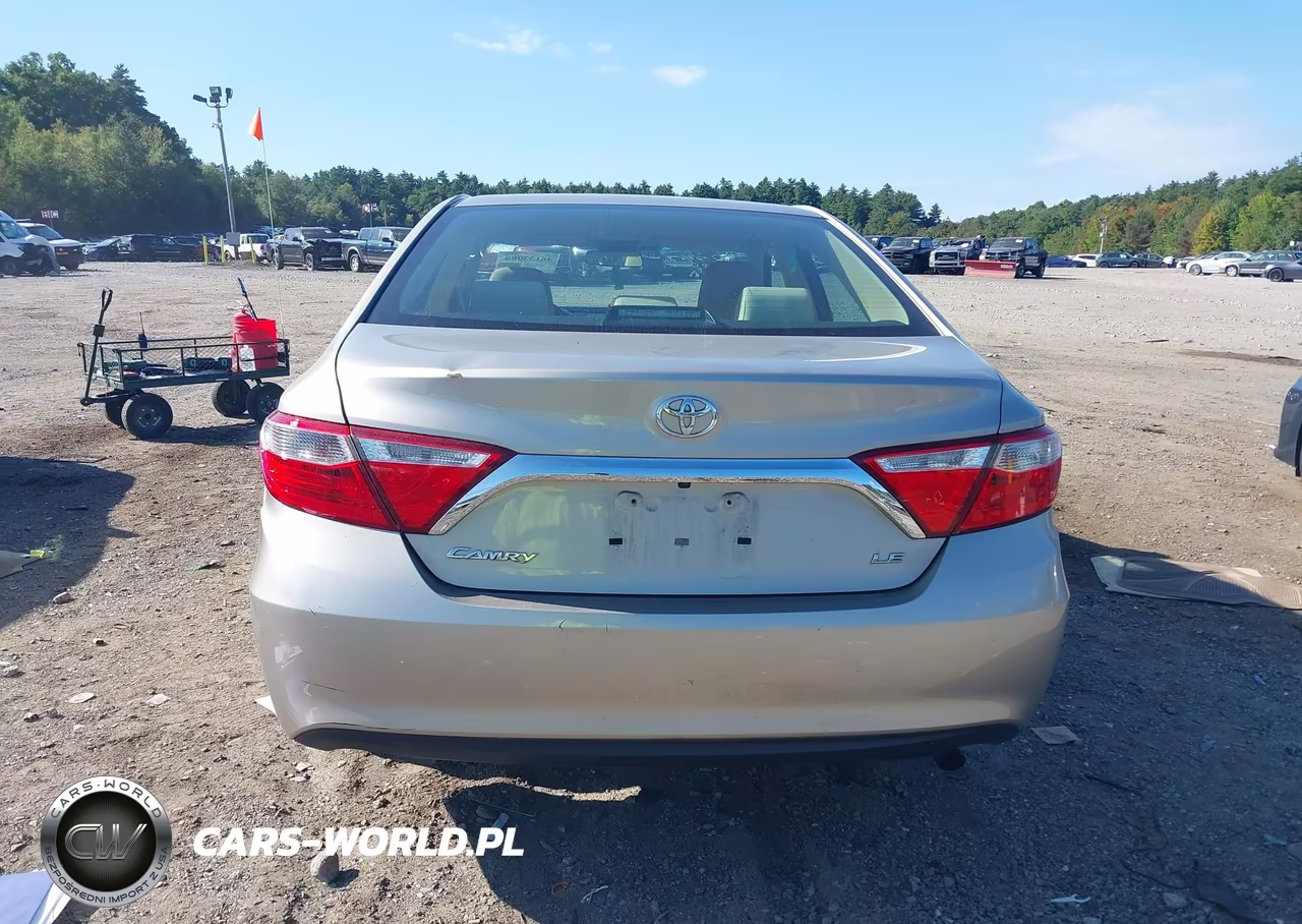 2016 Toyota Camry Le VIN:4T4BF1FK1GR584659 - 16