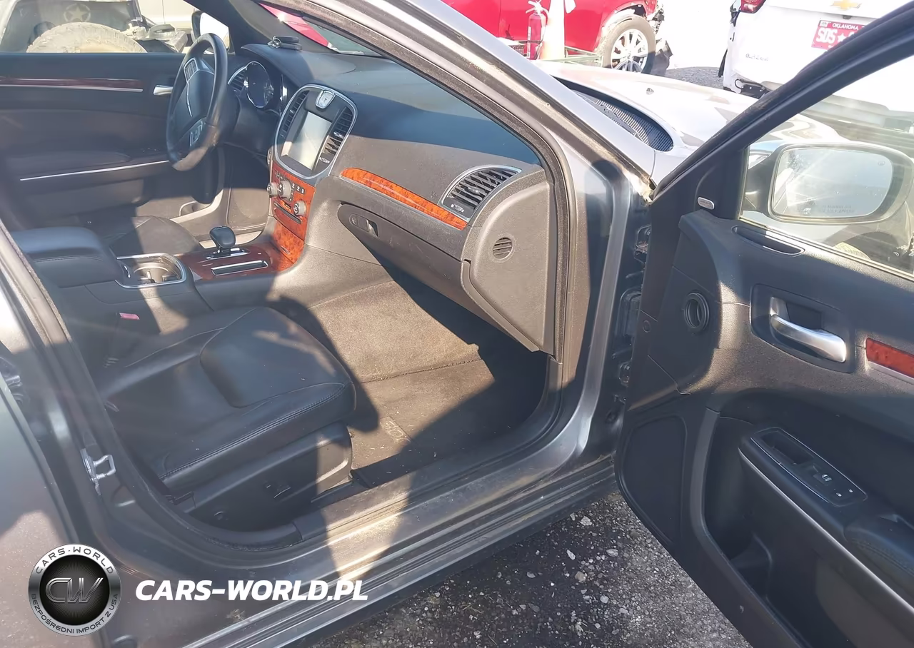 2012 Chrysler 300 Limited VIN:2C3CCACG8CH265692 - 5