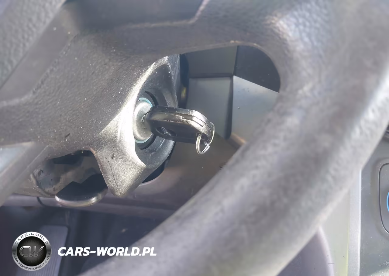 2017 Ford Escape Se VIN:1FMCU0GDXHUD56157 - 11