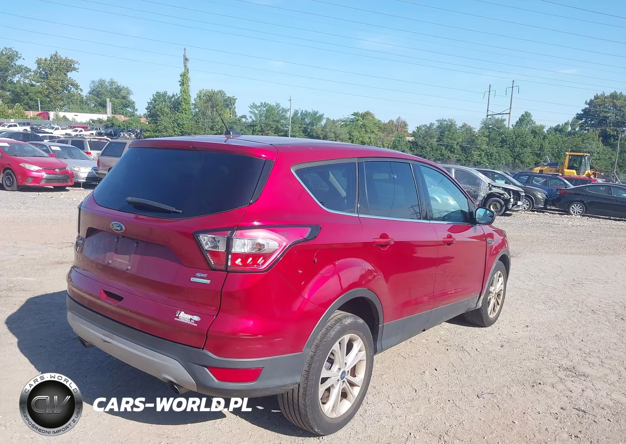 2017 Ford Escape Se VIN:1FMCU0GDXHUD56157 - 4