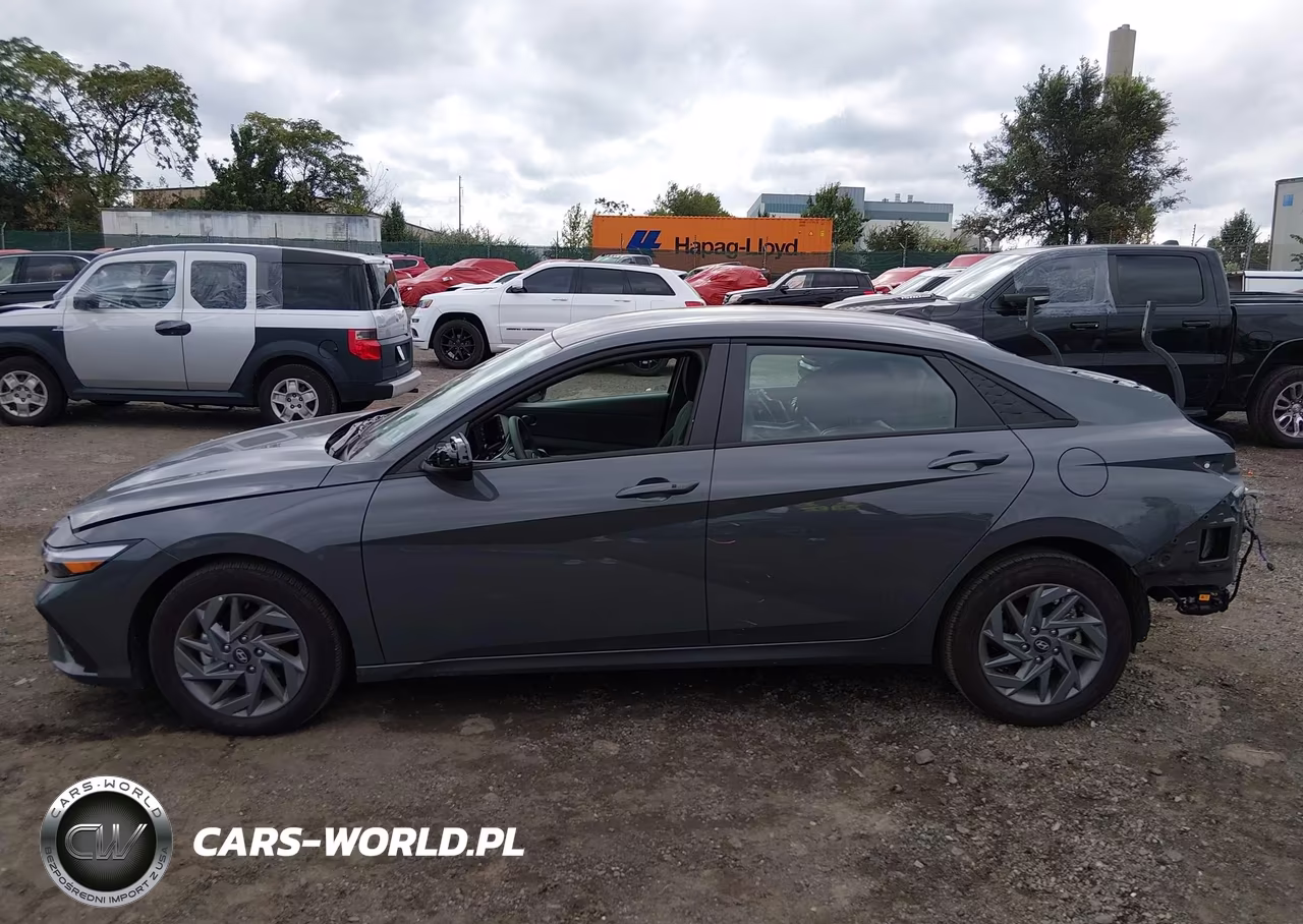 2026 Hyundai Elantra Hybrid Blue VIN:KMHLM4DJ0TU206102 - 13
