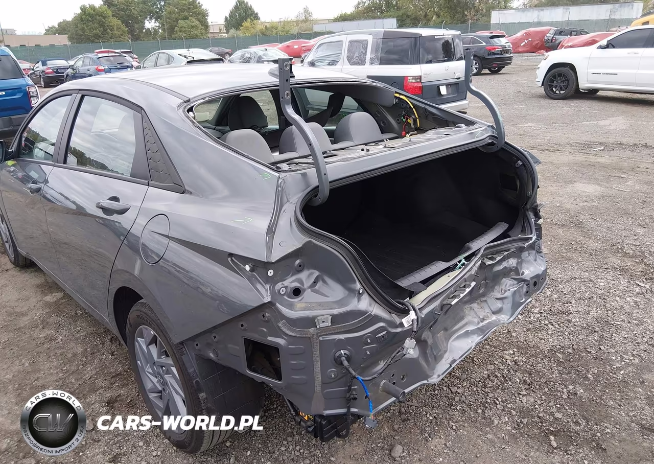 2026 Hyundai Elantra Hybrid Blue VIN:KMHLM4DJ0TU206102 - 16