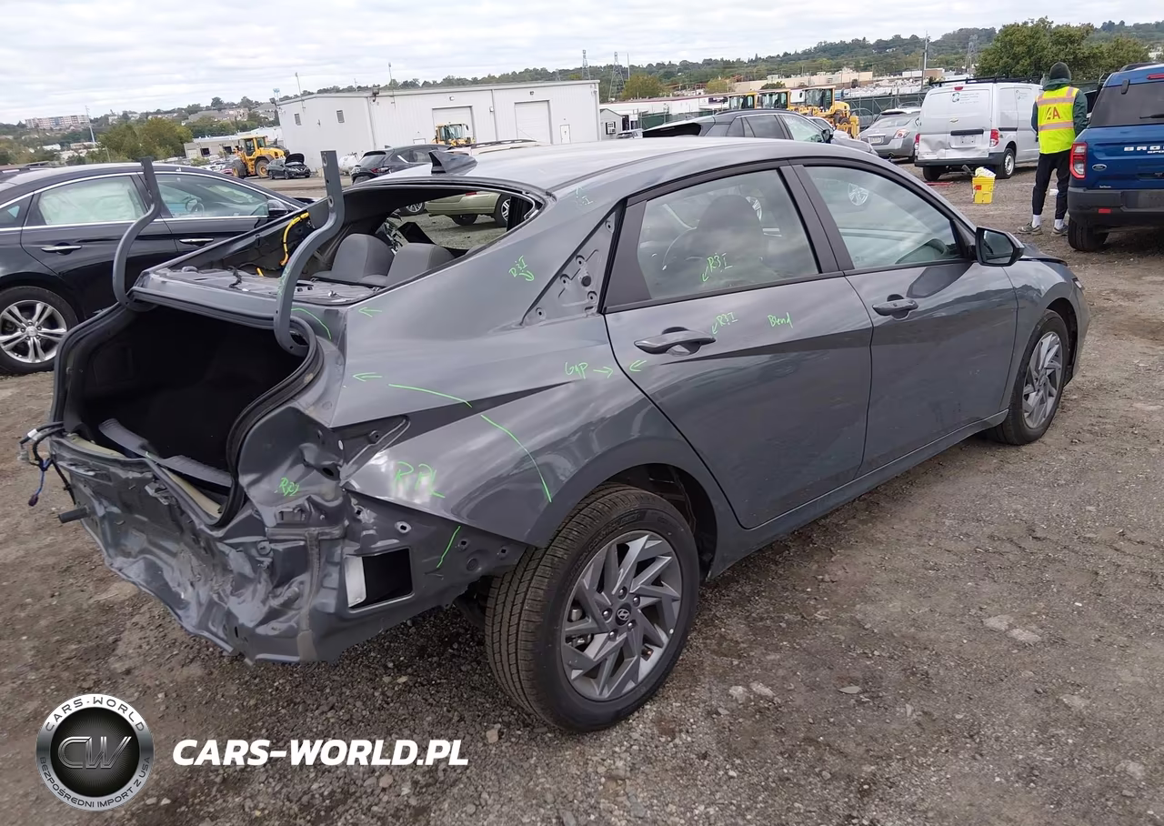 2026 Hyundai Elantra Hybrid Blue VIN:KMHLM4DJ0TU206102 - 4