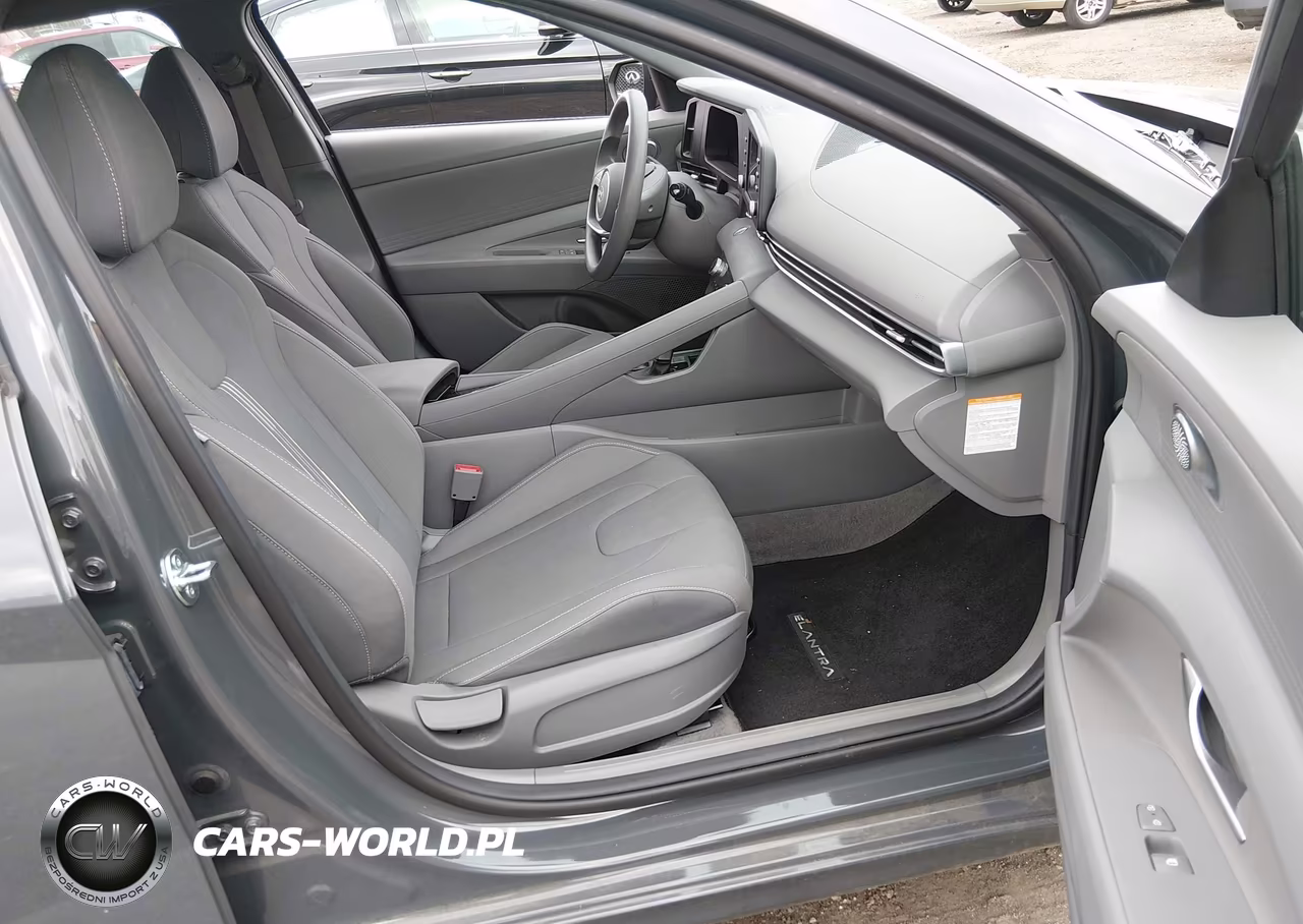 2026 Hyundai Elantra Hybrid Blue VIN:KMHLM4DJ0TU206102 - 5