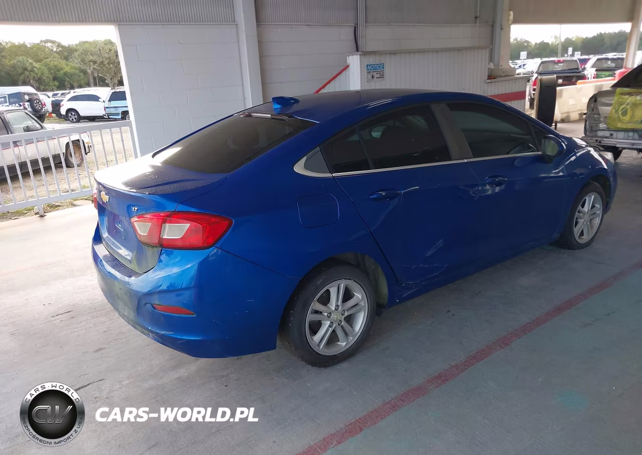 2018 Chevrolet Cruze Lt Auto VIN:1G1BE5SM0J7221381 - 4