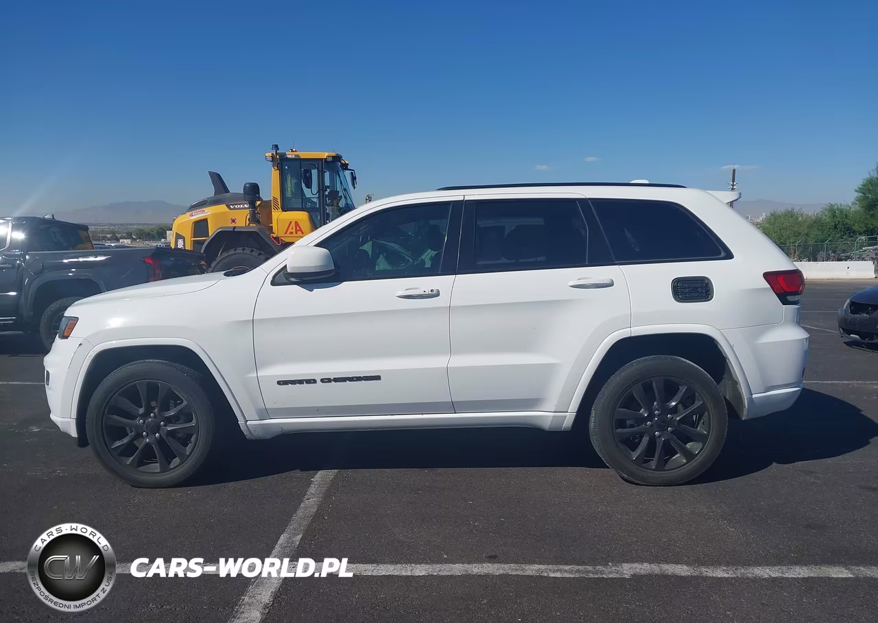 2017 Jeep Grand Cherokee Altitude VIN:1C4RJFAG7HC905932 - 13