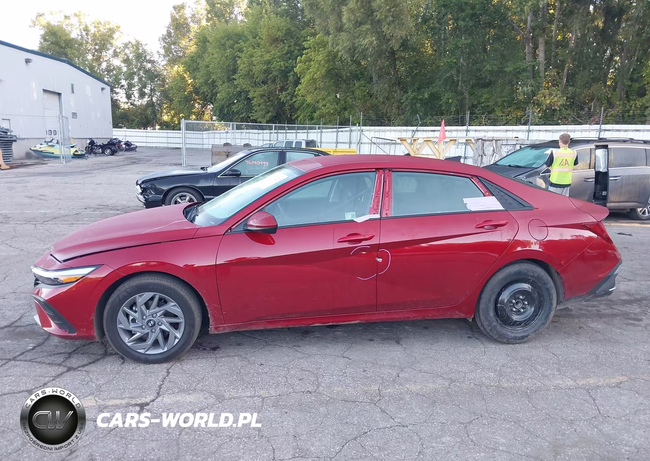2026 Hyundai Elantra Hybrid Blue VIN:KMHLM4DJ0TU183033 - 15