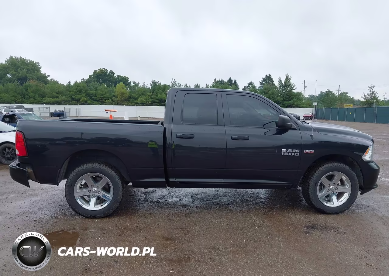 2017 Ram 1500 Express 4X4 6'4 Box VIN:1C6RR7FTXHS607943 - 13