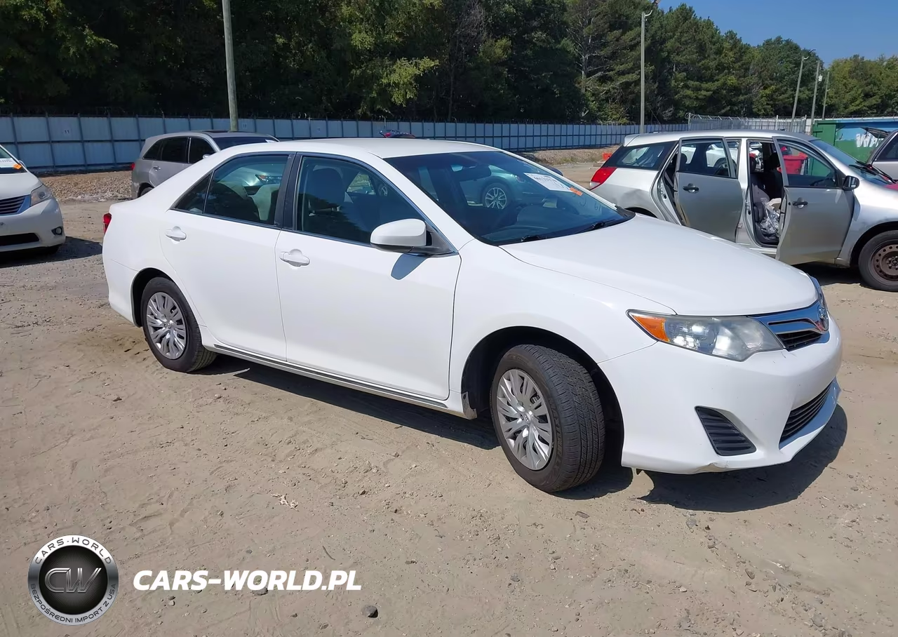 2012 Toyota Camry Le – zdjęcie 1 z 17