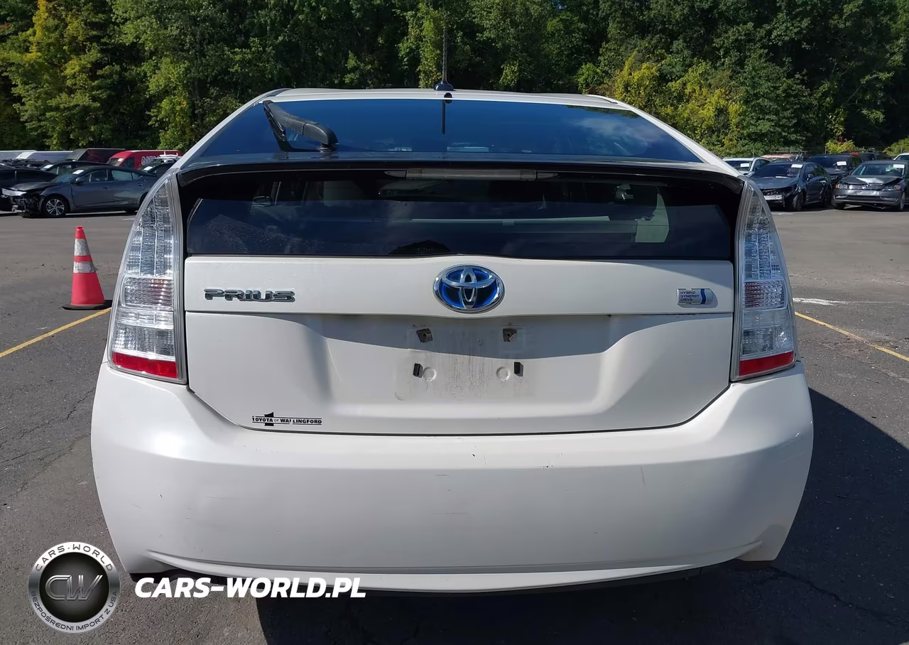2011 Toyota Prius Two VIN:JTDKN3DU6B0276582 - 16