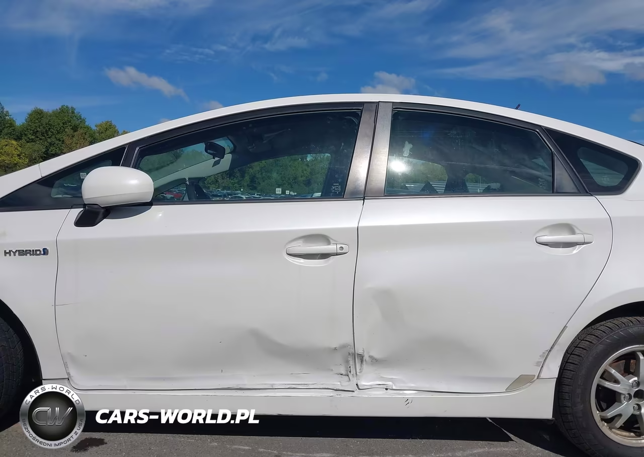 2011 Toyota Prius Two VIN:JTDKN3DU6B0276582 - 6