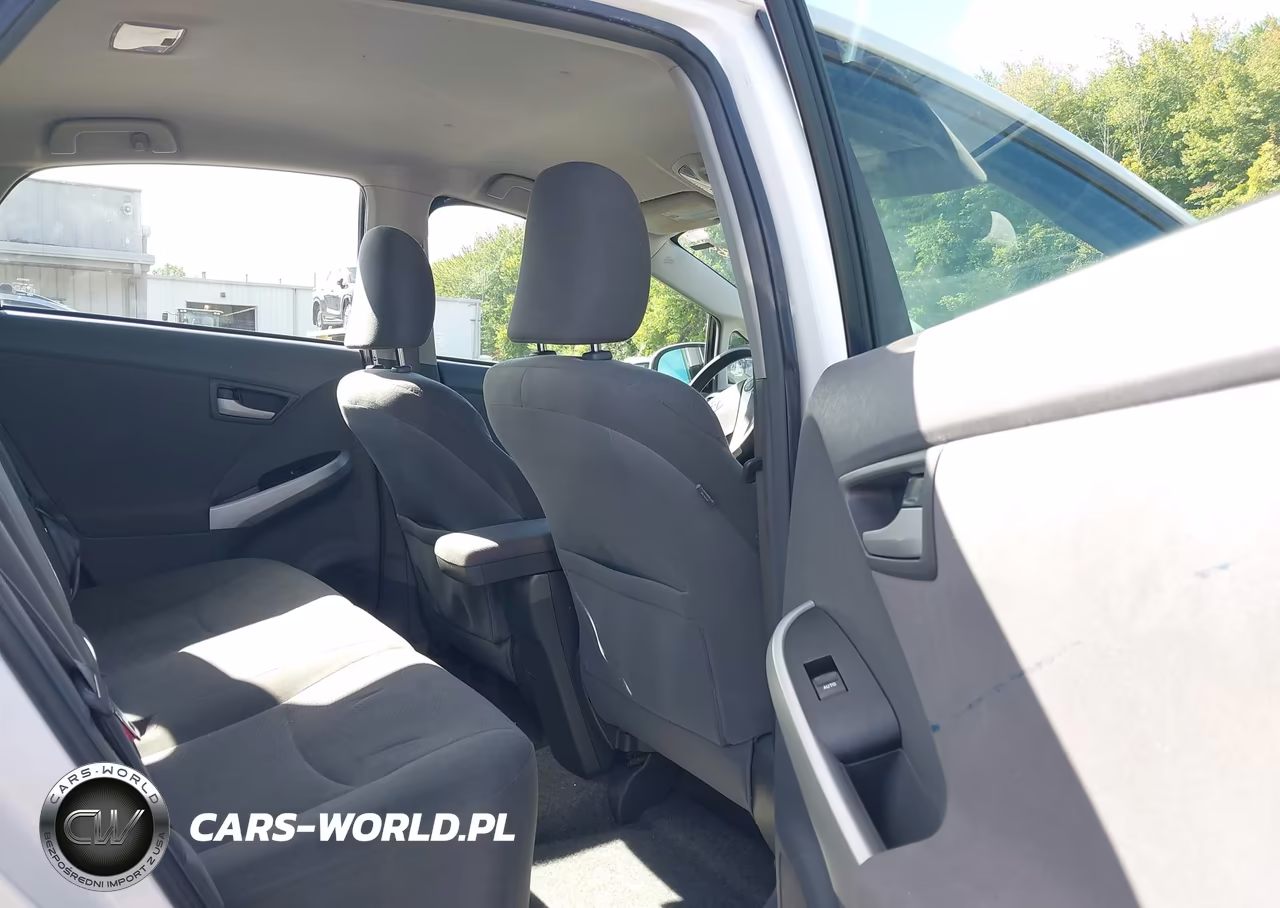 2011 Toyota Prius Two VIN:JTDKN3DU6B0276582 - 8