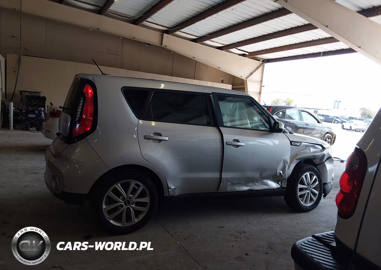 2018 Kia Soul + VIN:KNDJP3A57J7544824 - 13