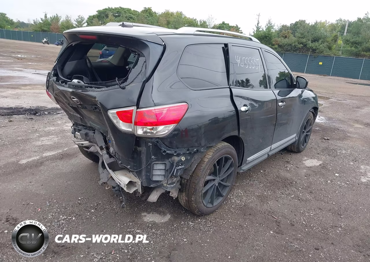 2015 Nissan Pathfinder Platinum VIN:5N1AR2MN8FC682558 - 4