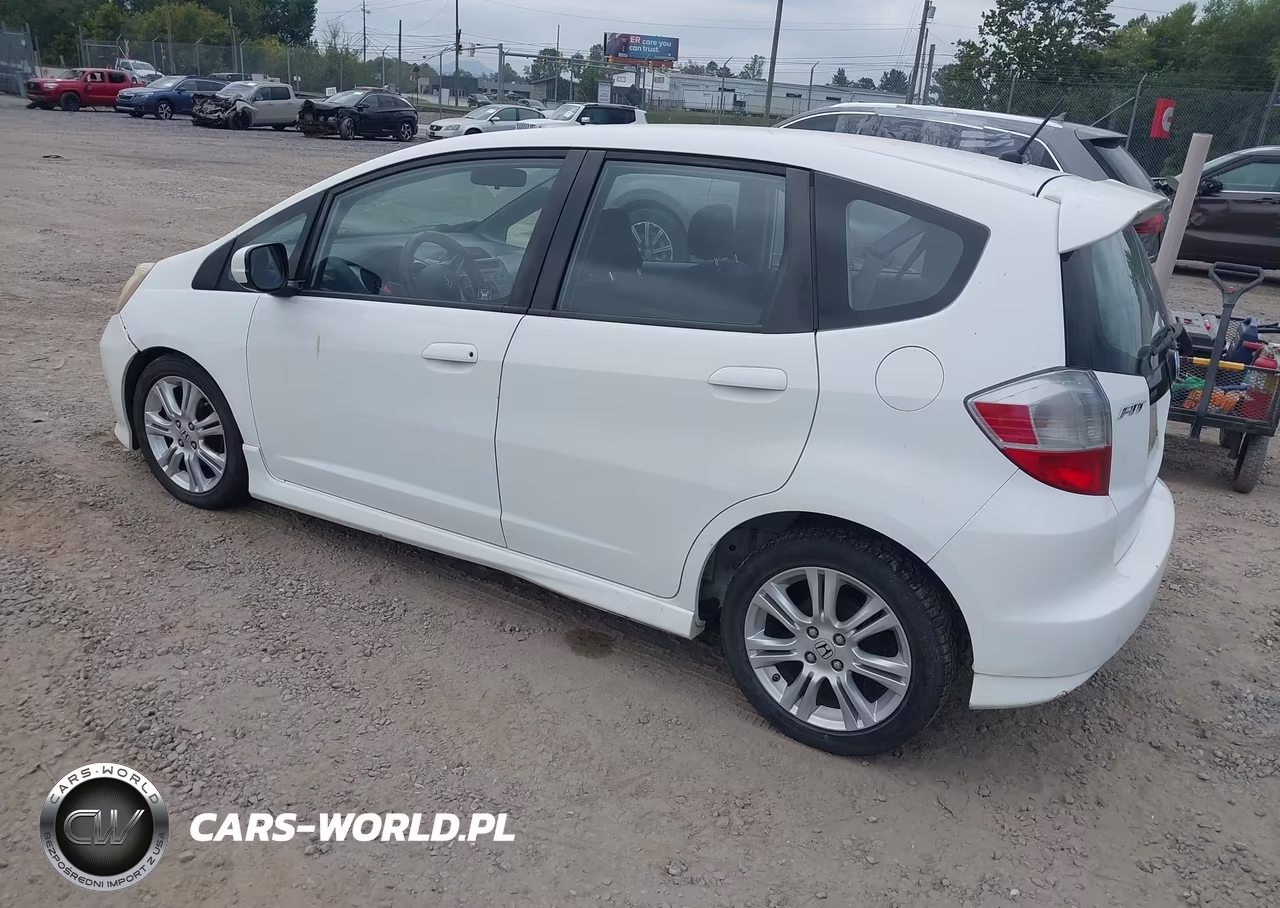 2010 Honda Fit Sport VIN:JHMGE8H44AC005707 - 3