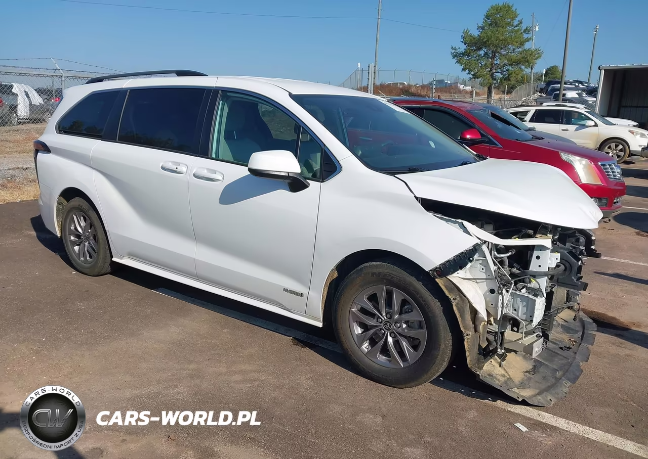 2021 Toyota Sienna Le