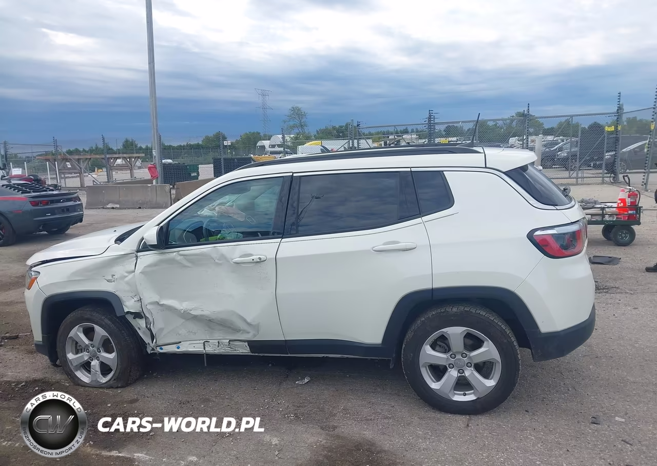 2018 Jeep Compass Latitude 4X4 VIN:3C4NJDBB0JT373505 - 14