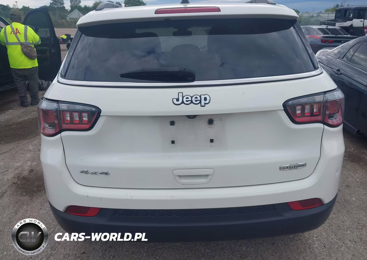 2018 Jeep Compass Latitude 4X4 VIN:3C4NJDBB0JT373505 - 16