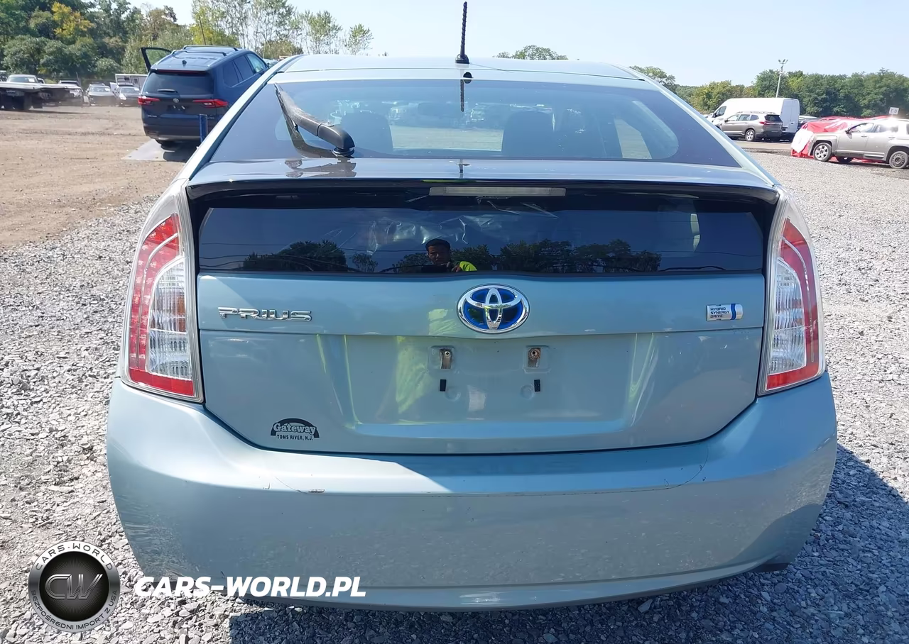 2013 Toyota Prius Two VIN:JTDKN3DU2D5592714 - 16