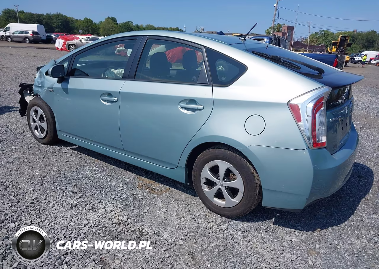 2013 Toyota Prius Two VIN:JTDKN3DU2D5592714 - 3