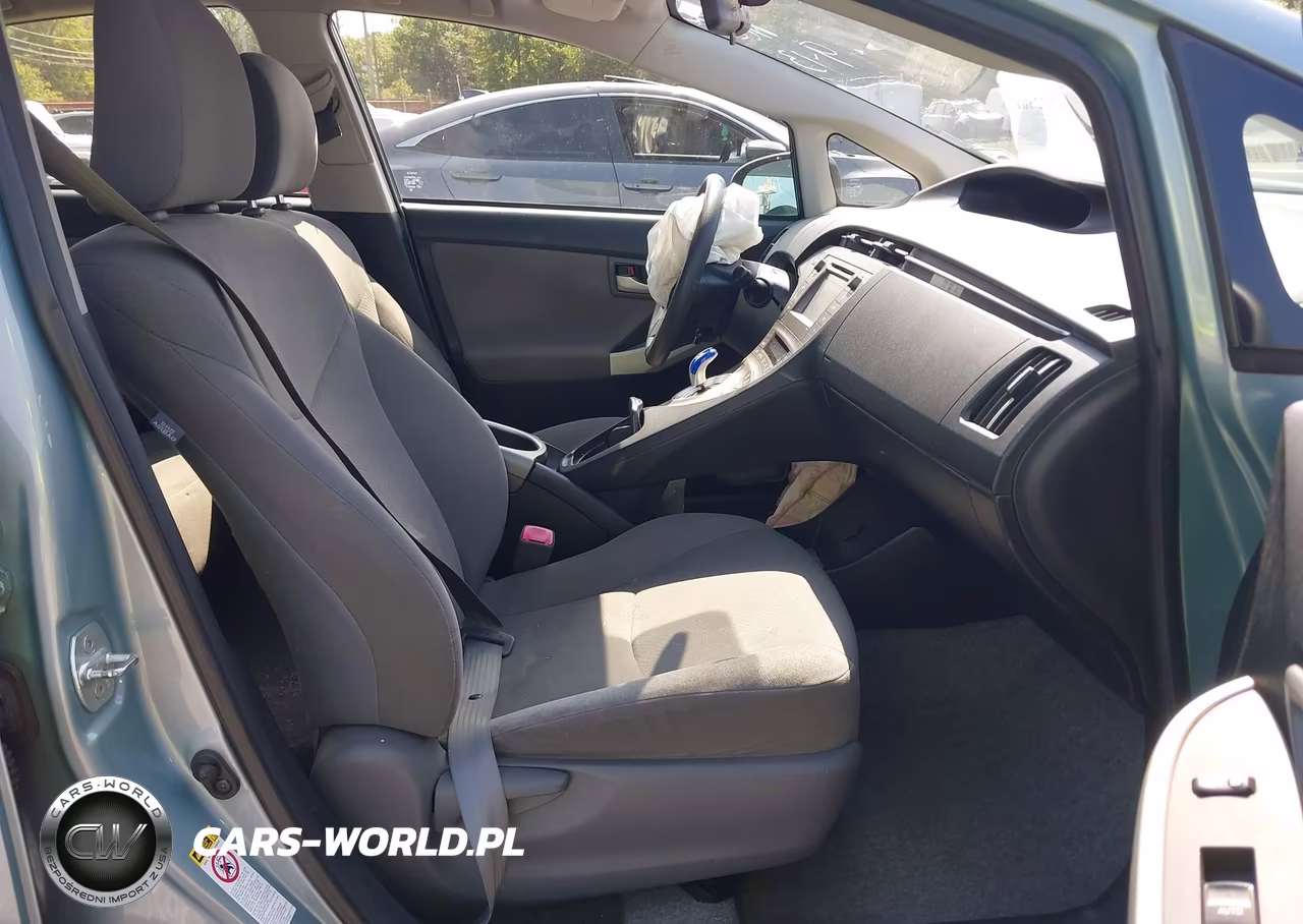 2013 Toyota Prius Two VIN:JTDKN3DU2D5592714 - 5