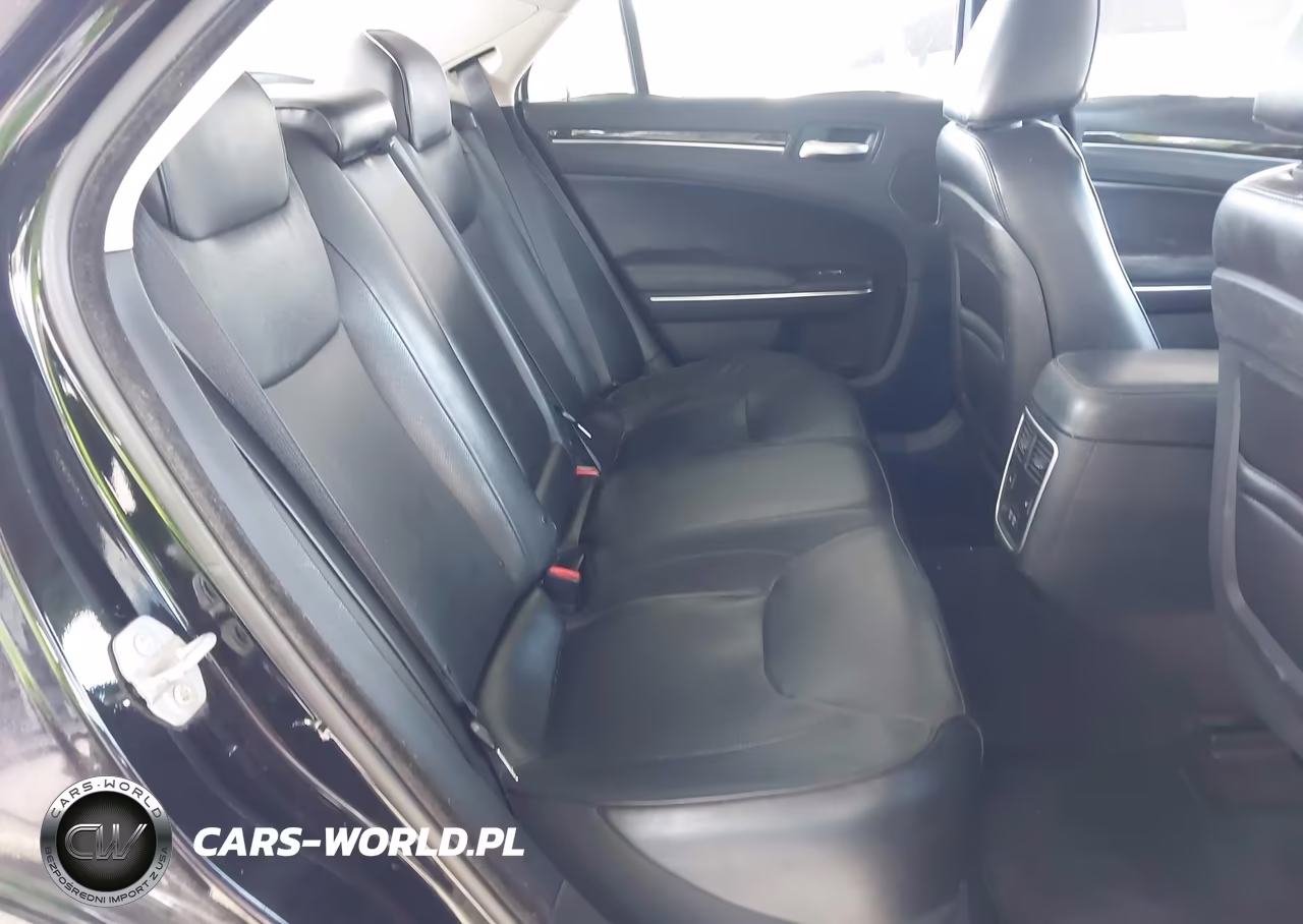 2017 Chrysler 300C VIN:2C3CCAEG0HH576876 - 8
