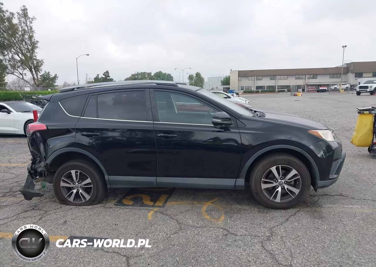 2018 Toyota Rav4 Xle VIN:2T3WFREV2JW435620 - 13