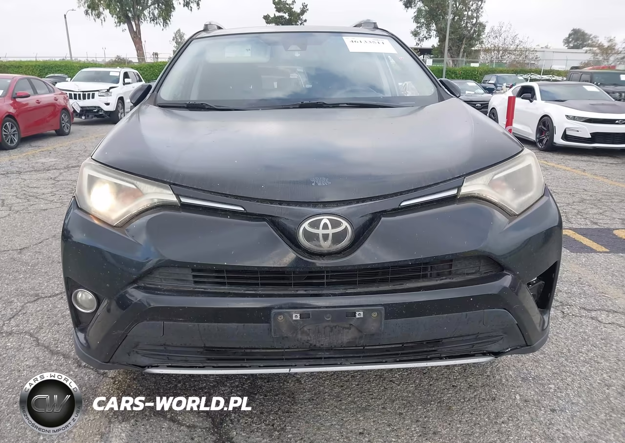 2018 Toyota Rav4 Xle VIN:2T3WFREV2JW435620 - 17