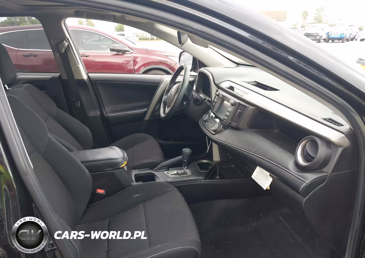 2018 Toyota Rav4 Xle VIN:2T3WFREV2JW435620 - 5