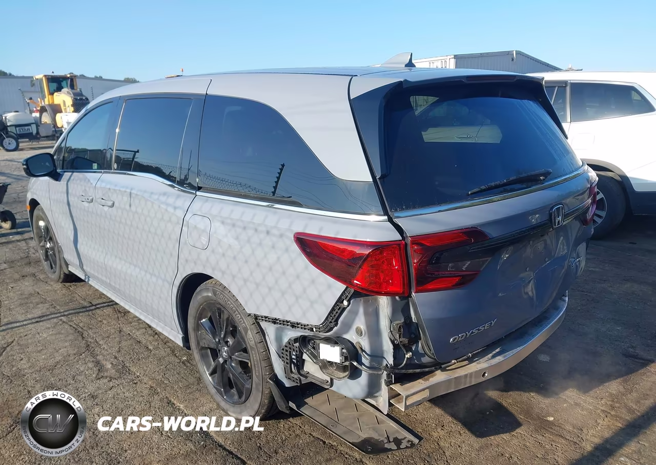 2023 Honda Odyssey Sport VIN:5FNRL6H75PB050200 - 3