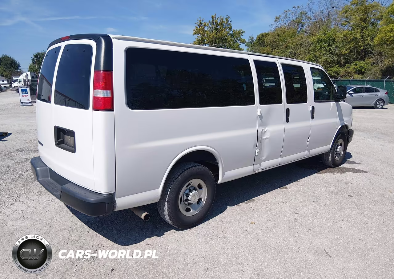 2019 Chevrolet Express 3500 Ls VIN:1GAZGNFG3K1359661 - 4