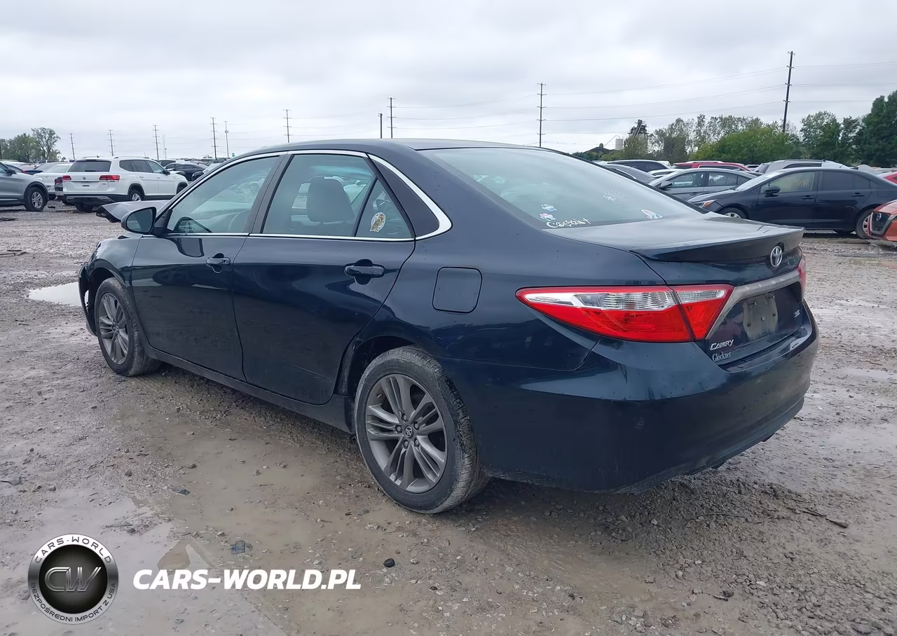 2017 Toyota Camry Se VIN:4T1BF1FK2HU747556 - 3
