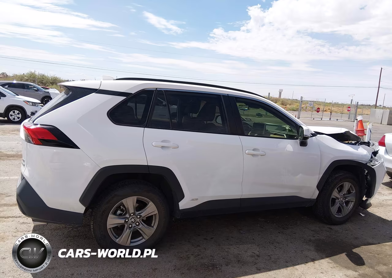 2023 Toyota Rav4 Hybrid Xle VIN:JTMRWRFVXPD180765 - 13