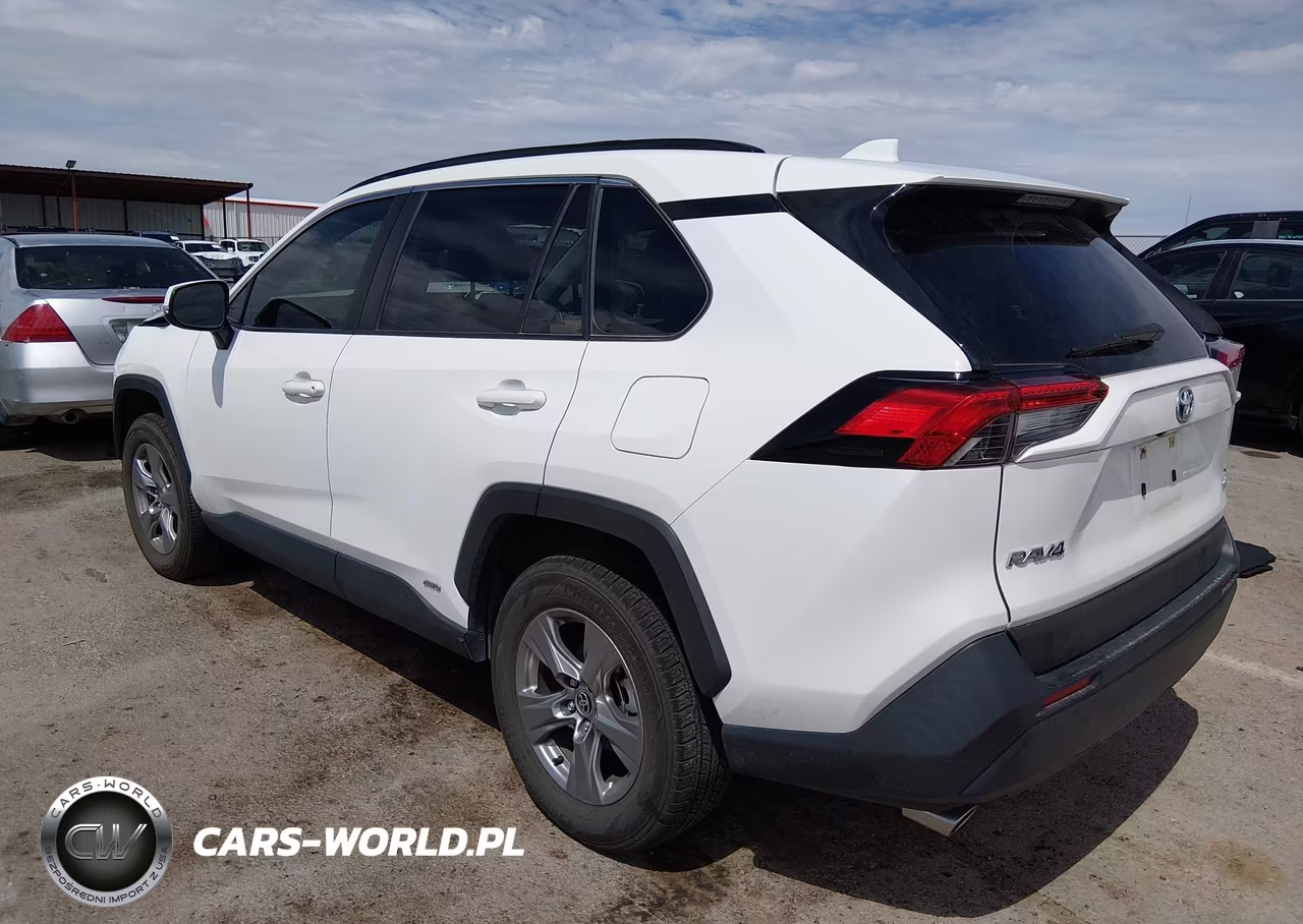 2023 Toyota Rav4 Hybrid Xle VIN:JTMRWRFVXPD180765 - 3