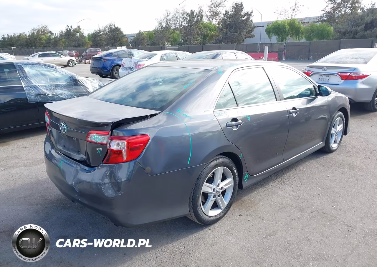 2013 Toyota Camry Se VIN:4T1BF1FK5DU273967 - 4