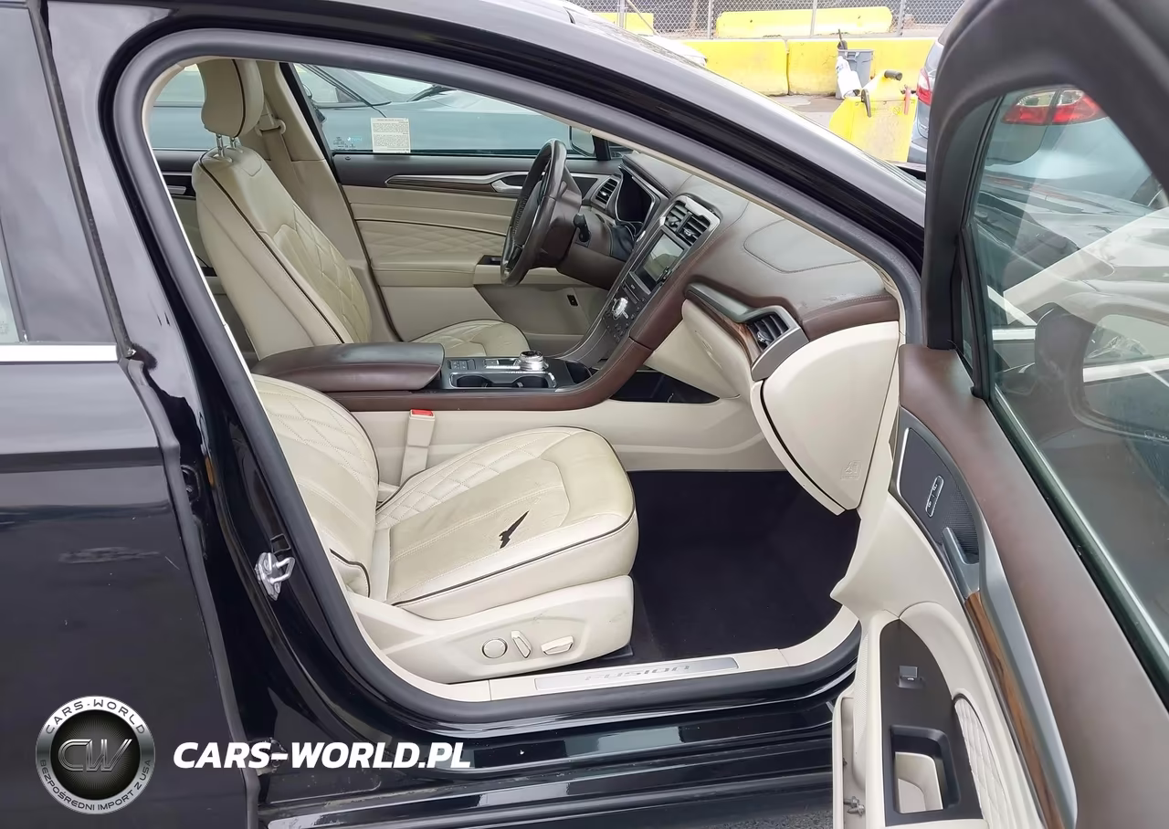 2017 Ford Fusion Energi Platinum VIN:3FA6P0SU2HR350933 - 5
