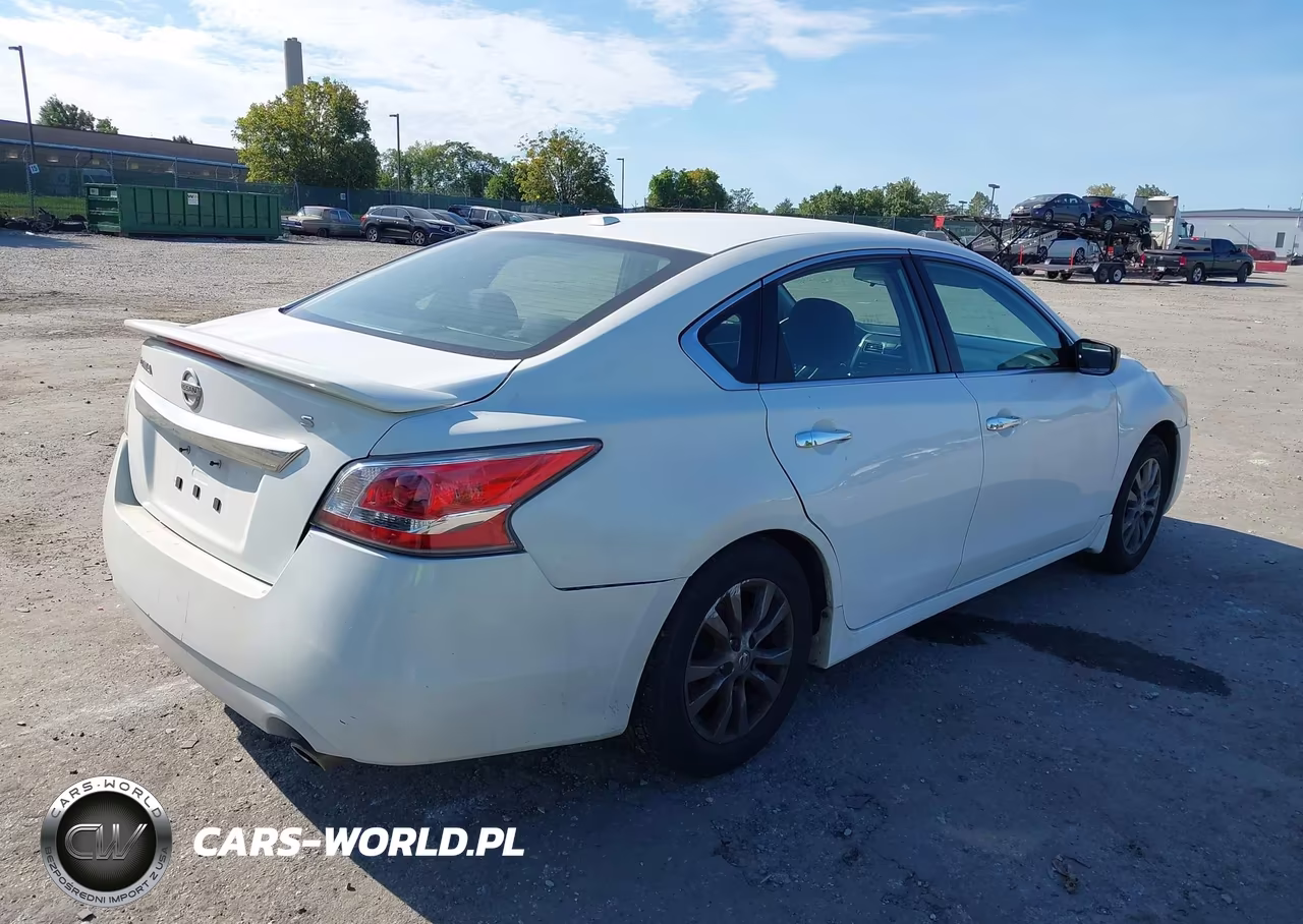 2015 Nissan Altima 2.5 S VIN:1N4AL3AP1FC249669 - 4