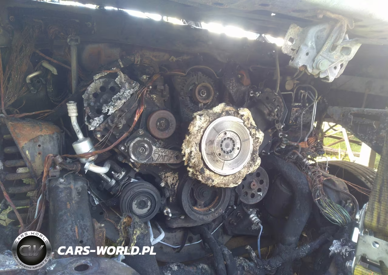 2011 Ford F-550 Chassis Xlt VIN:1FDUF5GY2BEA12399 - 10