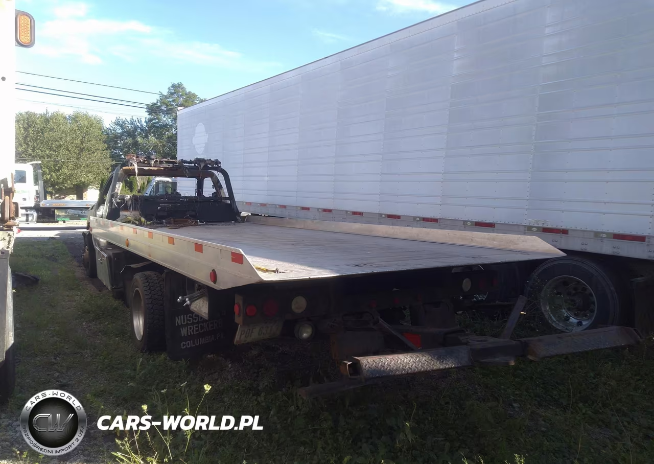 2011 Ford F-550 Chassis Xlt VIN:1FDUF5GY2BEA12399 - 4