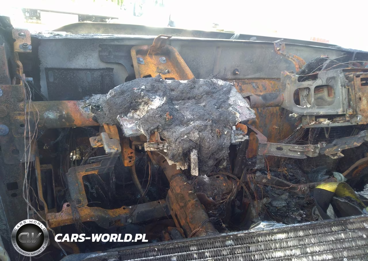 2011 Ford F-550 Chassis Xlt VIN:1FDUF5GY2BEA12399 - 6