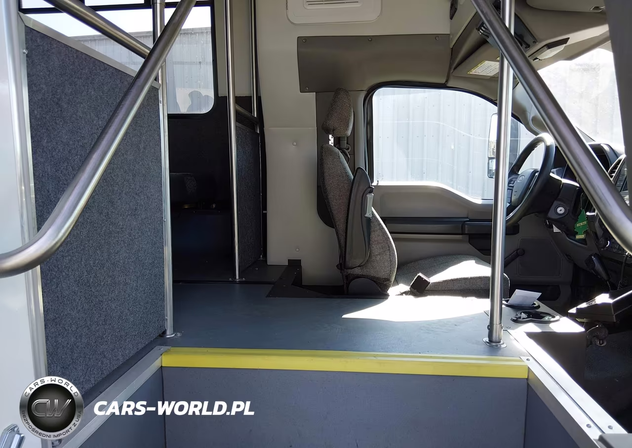 2017 Ford F-550 Chassis Xl VIN:1FDAF5GT5HEE66260 - 5