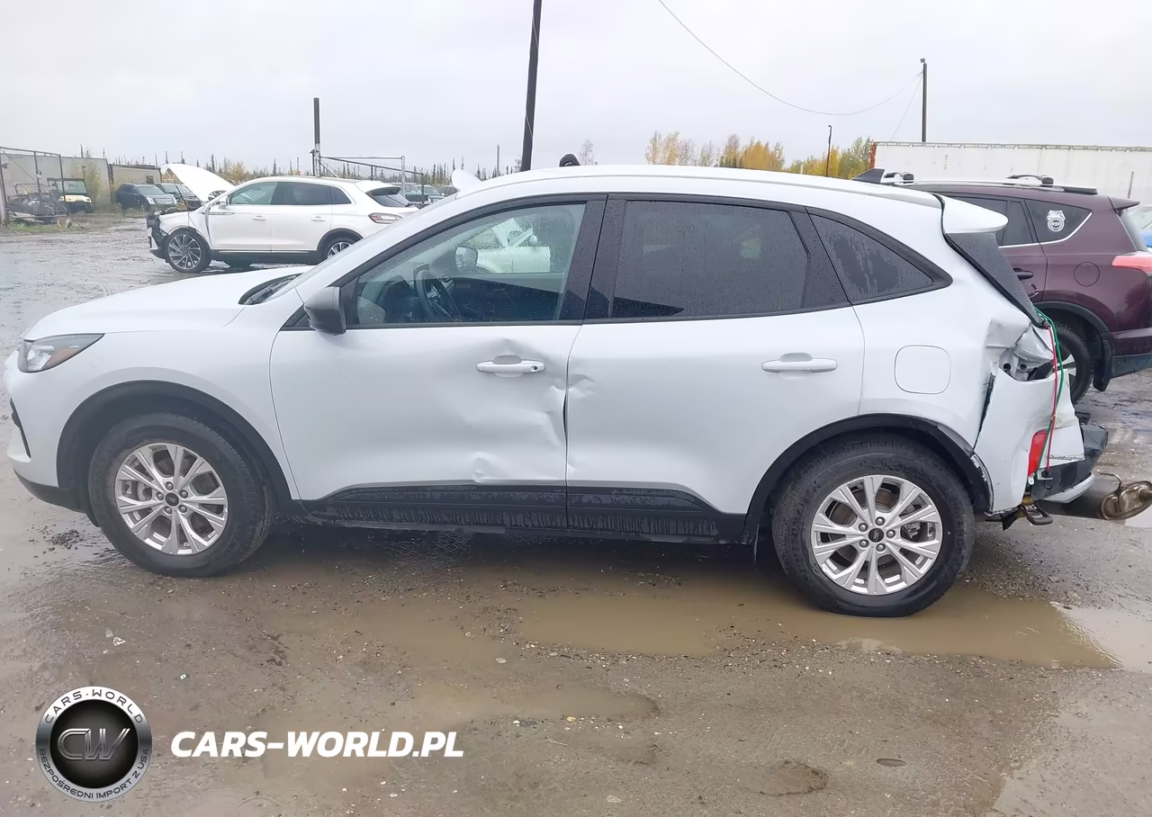 2025 Ford Escape Active VIN:1FMCU9GN1SUA74641 - 14