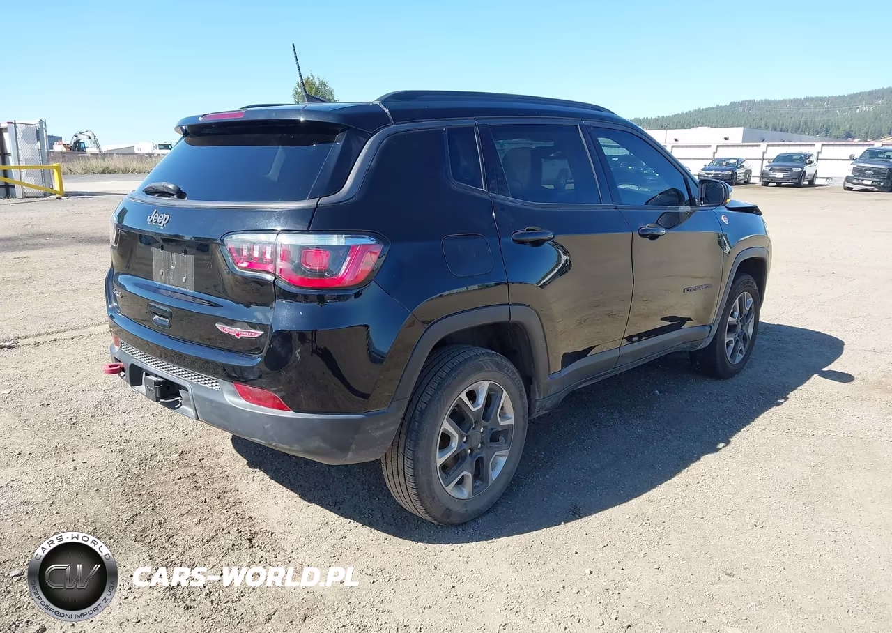 2018 Jeep Compass Trailhawk 4X4 VIN:3C4NJDDB8JT128741 - 4