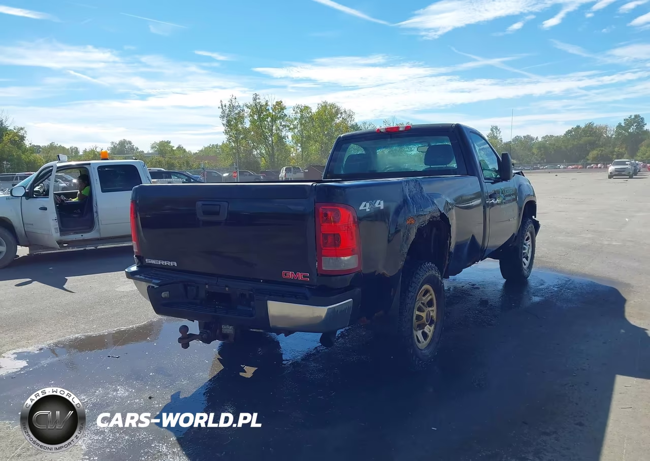 2013 GMC Sierra 3500Hd Work Truck VIN:1GT322CGXDZ200428 - 4