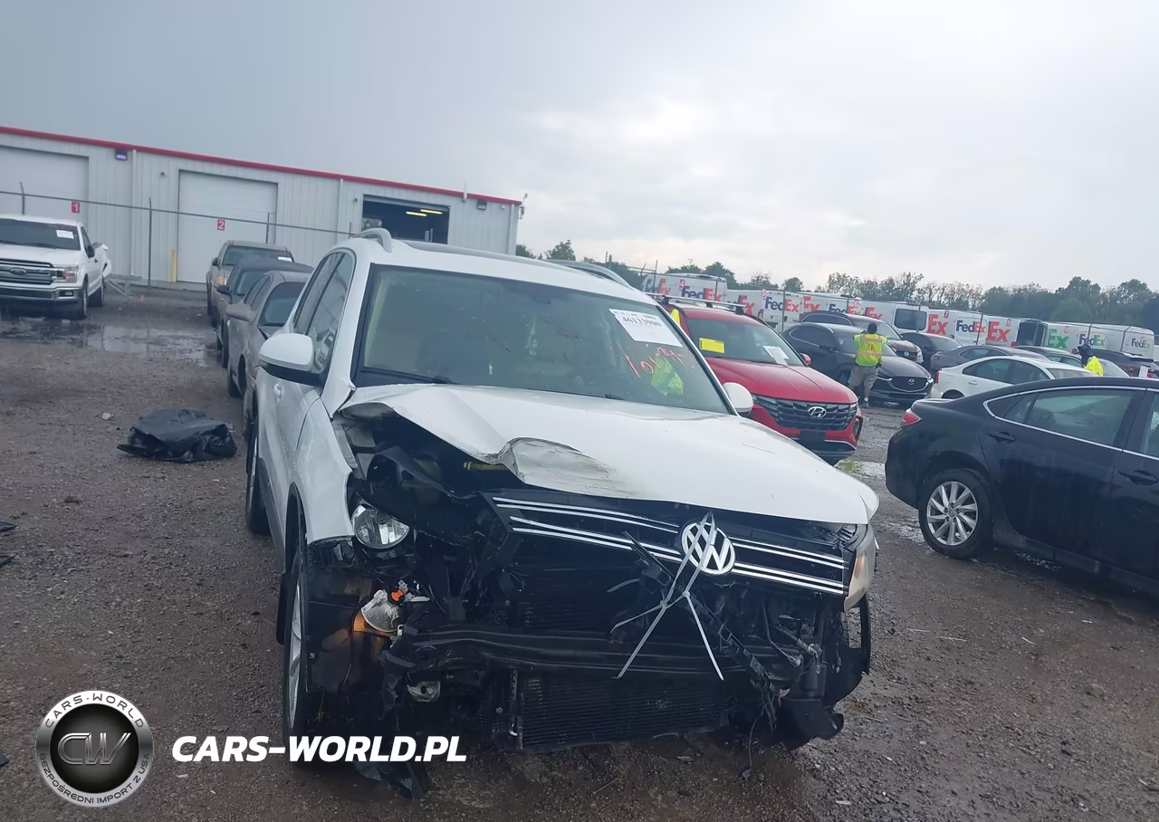 2017 Volkswagen Tiguan 2.0T Wolfsburg Edition VIN:WVGRV7AX8HK003673 - 13