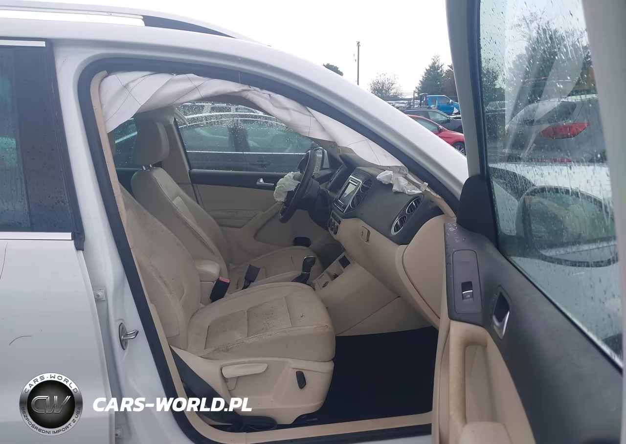 2017 Volkswagen Tiguan 2.0T Wolfsburg Edition VIN:WVGRV7AX8HK003673 - 5