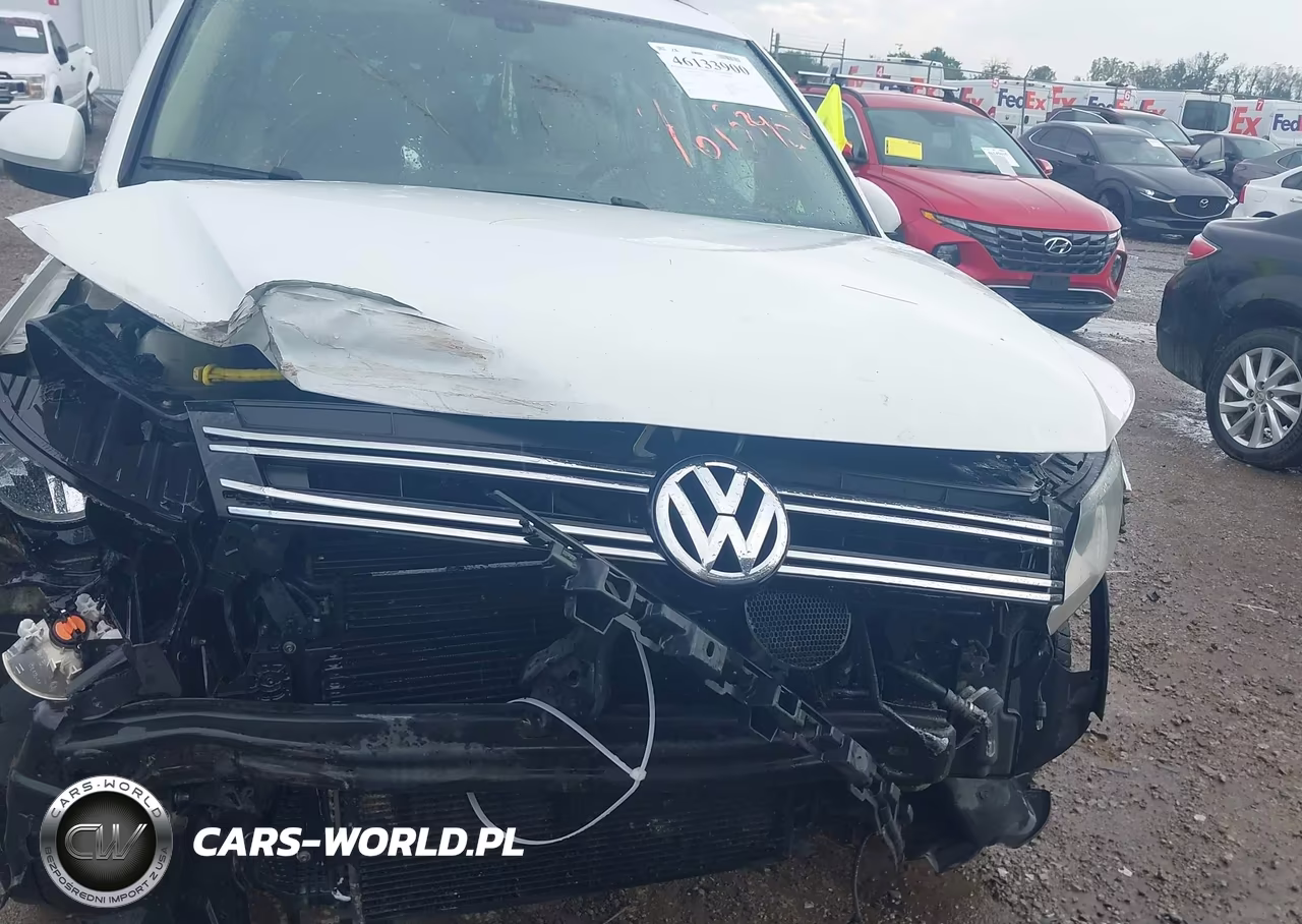 2017 Volkswagen Tiguan 2.0T Wolfsburg Edition VIN:WVGRV7AX8HK003673 - 6