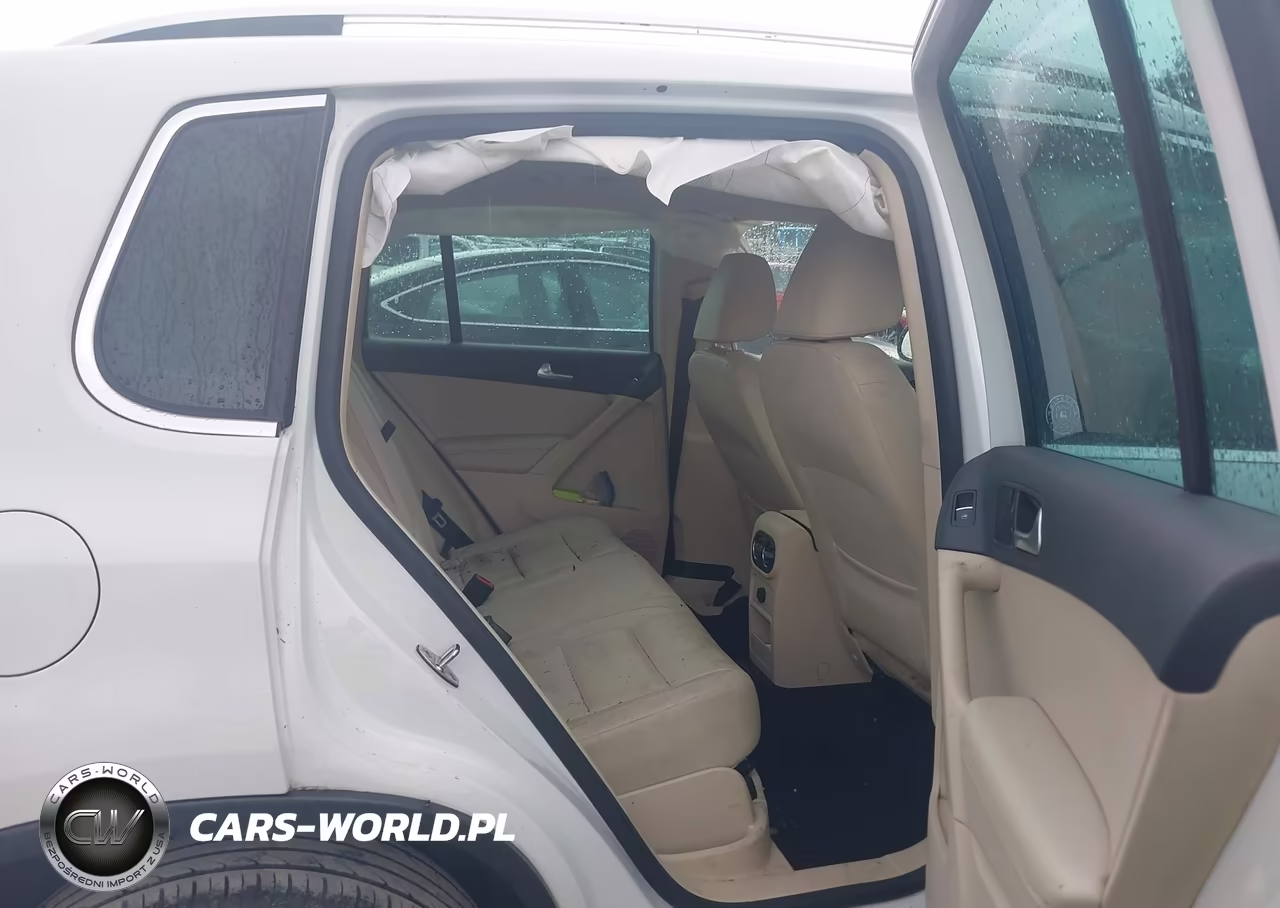 2017 Volkswagen Tiguan 2.0T Wolfsburg Edition VIN:WVGRV7AX8HK003673 - 8